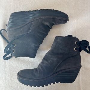 FLY LONDON - Yama Diesel Oil Suede Wedge Winter Booties (39)